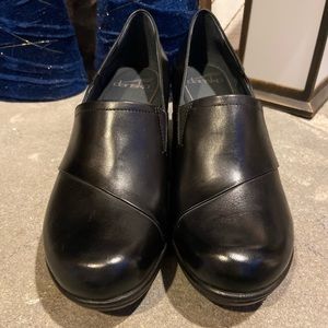 Dansko wedge close toe